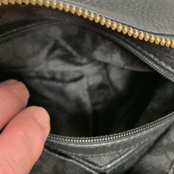 Michael Kors Black pebbled leather bag with metal monogram - Picture 9 of 10